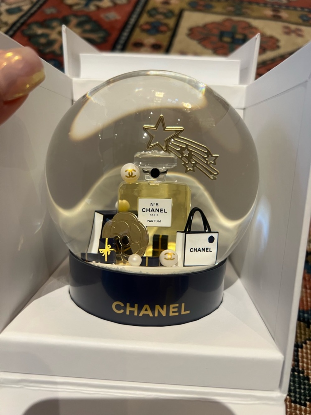 CHANEL black and Gold Snow Globe with Perfume Bottle Motif (holiday 2025) - Picture 4 of 6